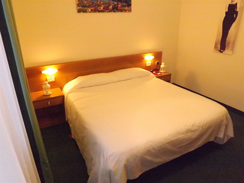Hotel Roncobilaccio Roncobillaccio المظهر الخارجي الصورة